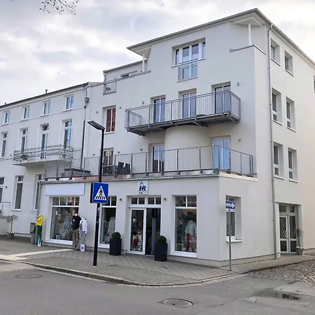 Warnemünde 15 *